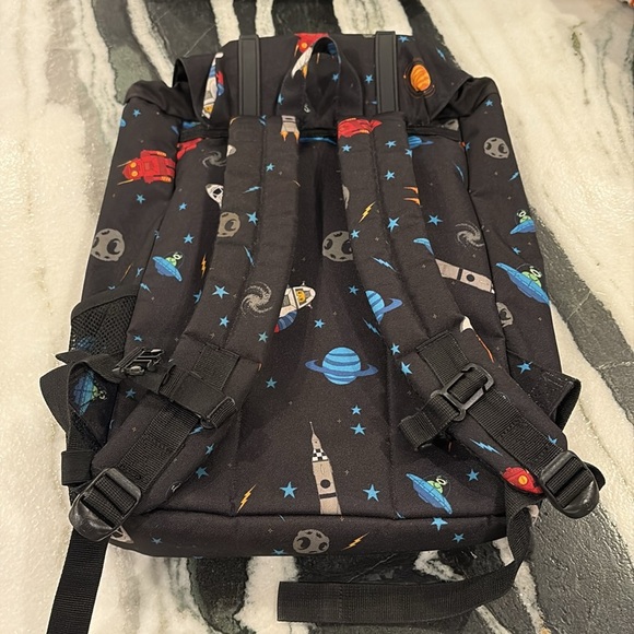 Herschel Supply Company kids backpack - gently worn - GREAT condition! - Picture 3 of 3